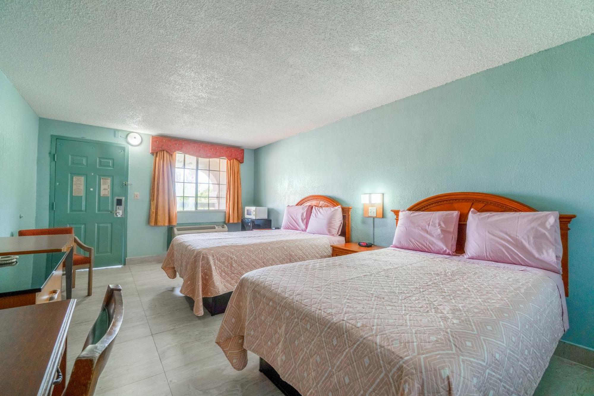 Lone Star Inn & Suites By Oyo Harlingen Tx Екстер'єр фото