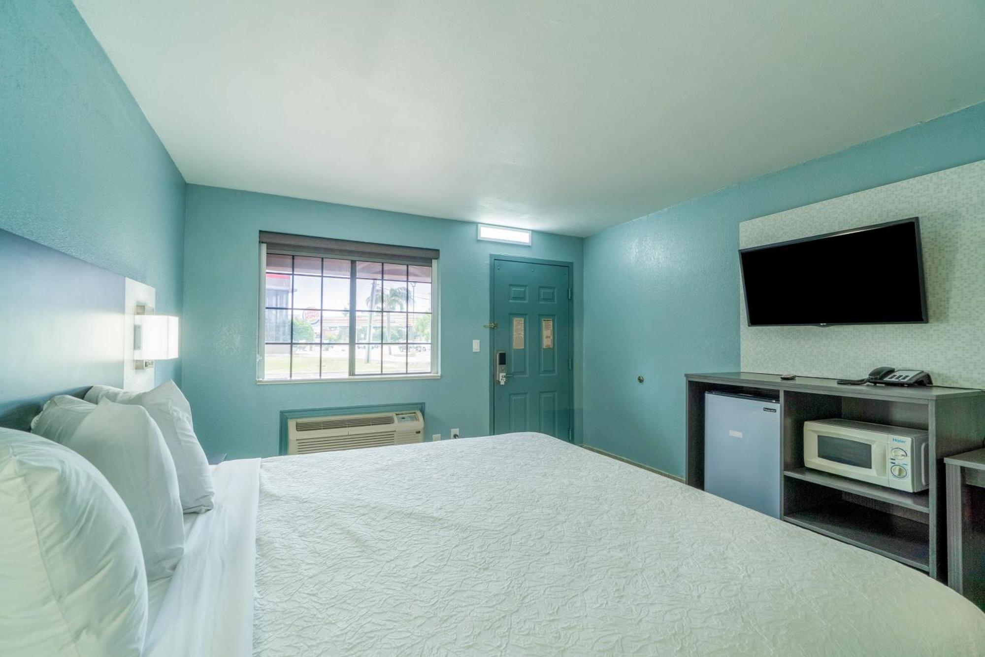 Lone Star Inn & Suites By Oyo Harlingen Tx Екстер'єр фото